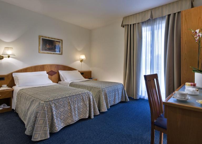 Hotel Lo Zodiaco Абано-Терме Экстерьер фото