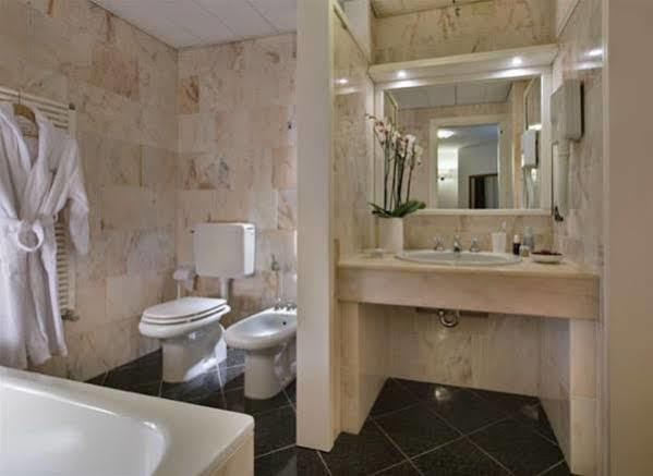 Hotel Lo Zodiaco Абано-Терме Экстерьер фото